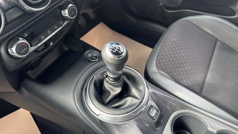 Nissan Juke 1.0 DiG-T 114 N-Connecta 5dr Petrol Hatchback